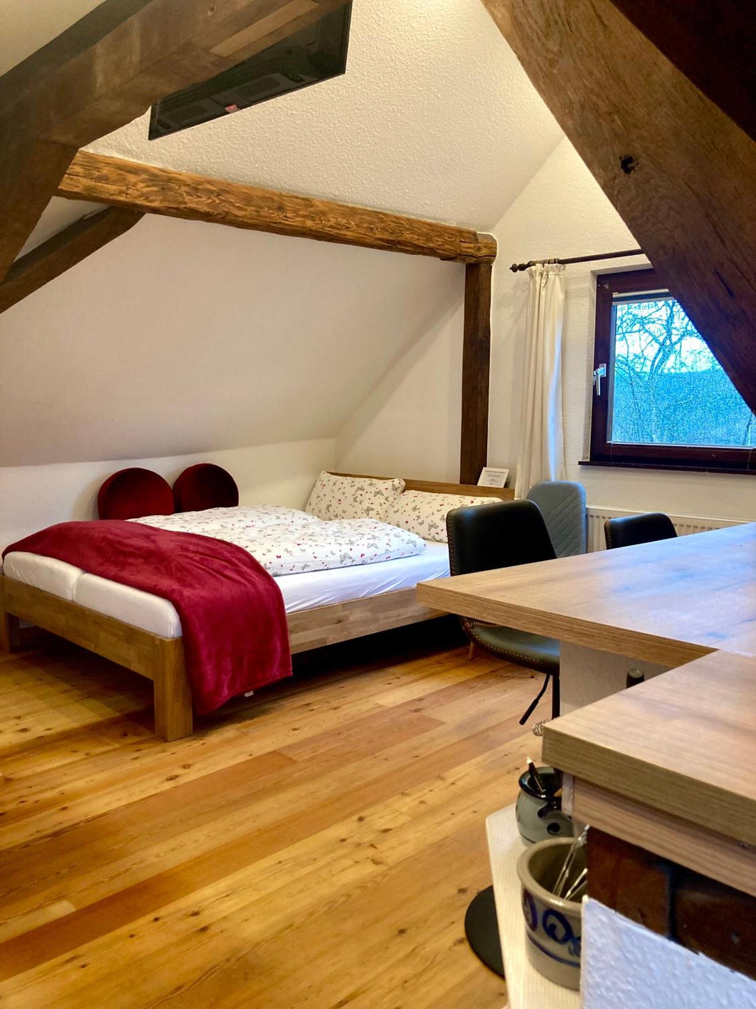 Turmstube Apartment Maring-Noviand ภายนอก รูปภาพ